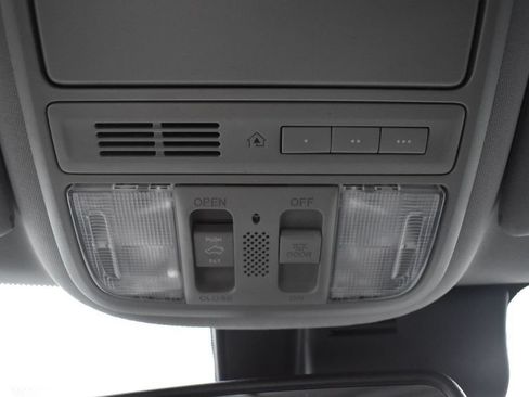 Used 2017 Honda Pilot Touring image 21