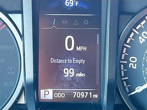 Used 2023 Toyota Tacoma TRD Sport image 12