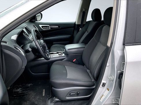 Used 2020 Nissan Pathfinder SV image 14