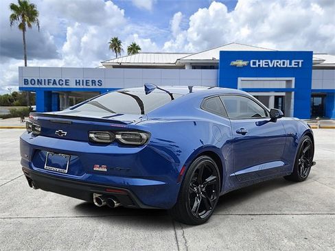 Used 2022 Chevrolet Camaro LT w/ RS Package image 4