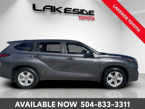 Used 2023 Toyota Highlander LE image 7