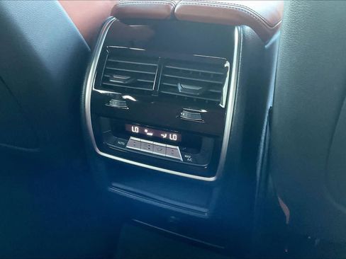 Used 2023 BMW X6 xDrive40i w/ M Sport Package image 37