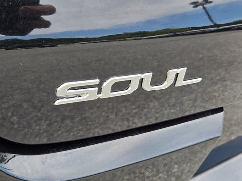 Certified 2024 Kia Soul S FWD image 12