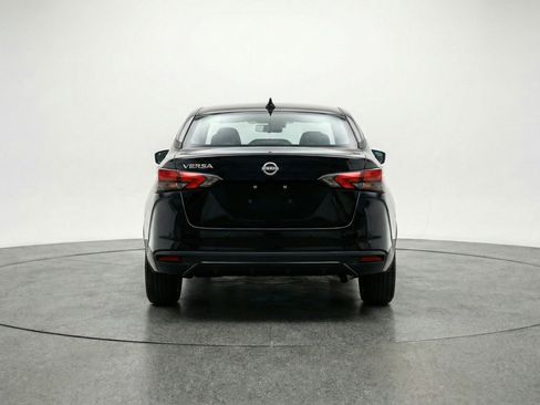 Used 2025 Nissan Versa SV image 7