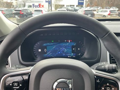 Certified 2025 Volvo XC90 B6 Plus image 26
