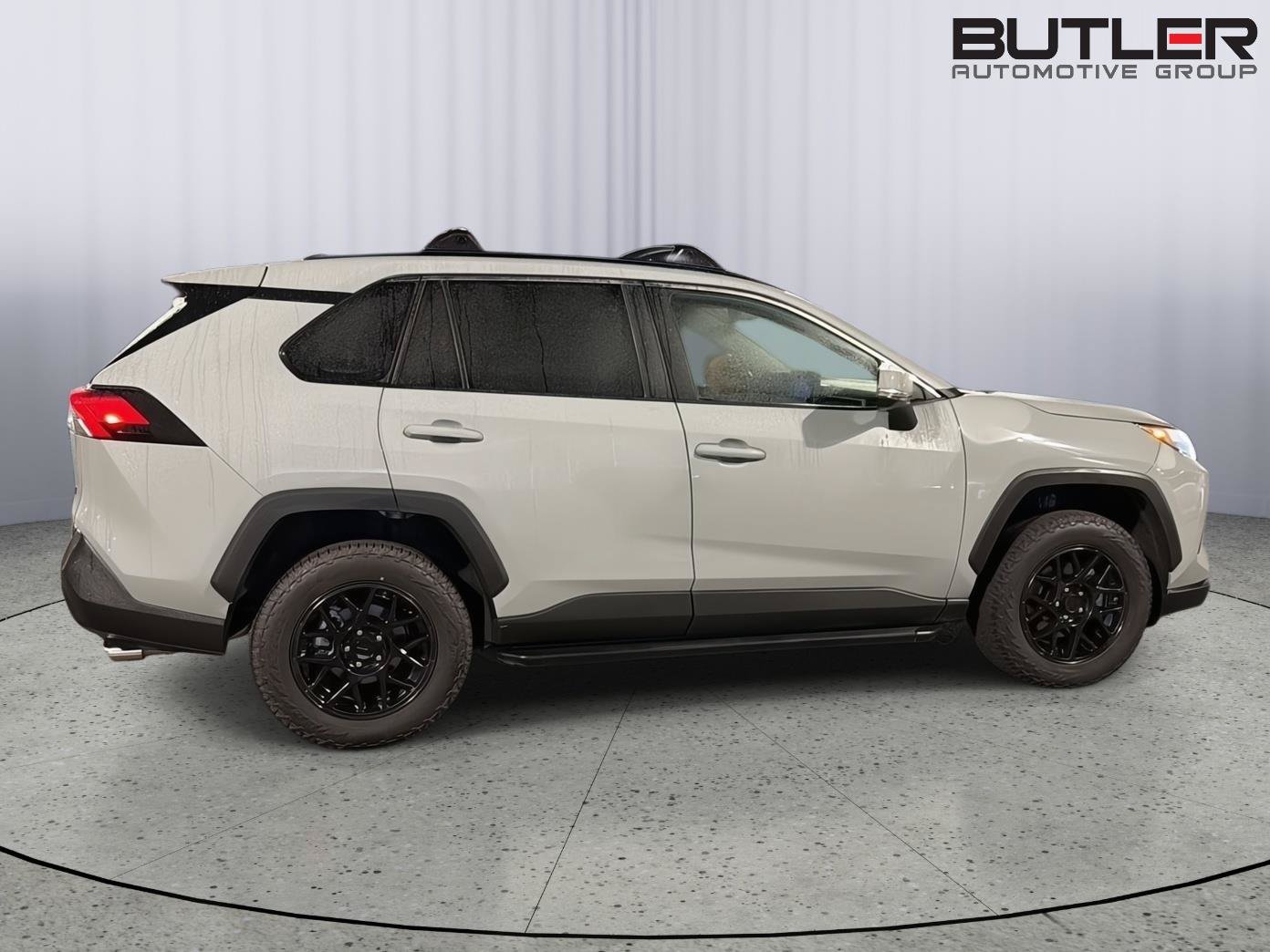 Certified 2022 Toyota RAV4 XLE w/ Convenience Package FWD image 7