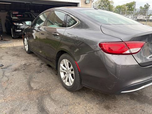 Used 2015 Chrysler 200 Limited w/ Convenience Group FWD image 6