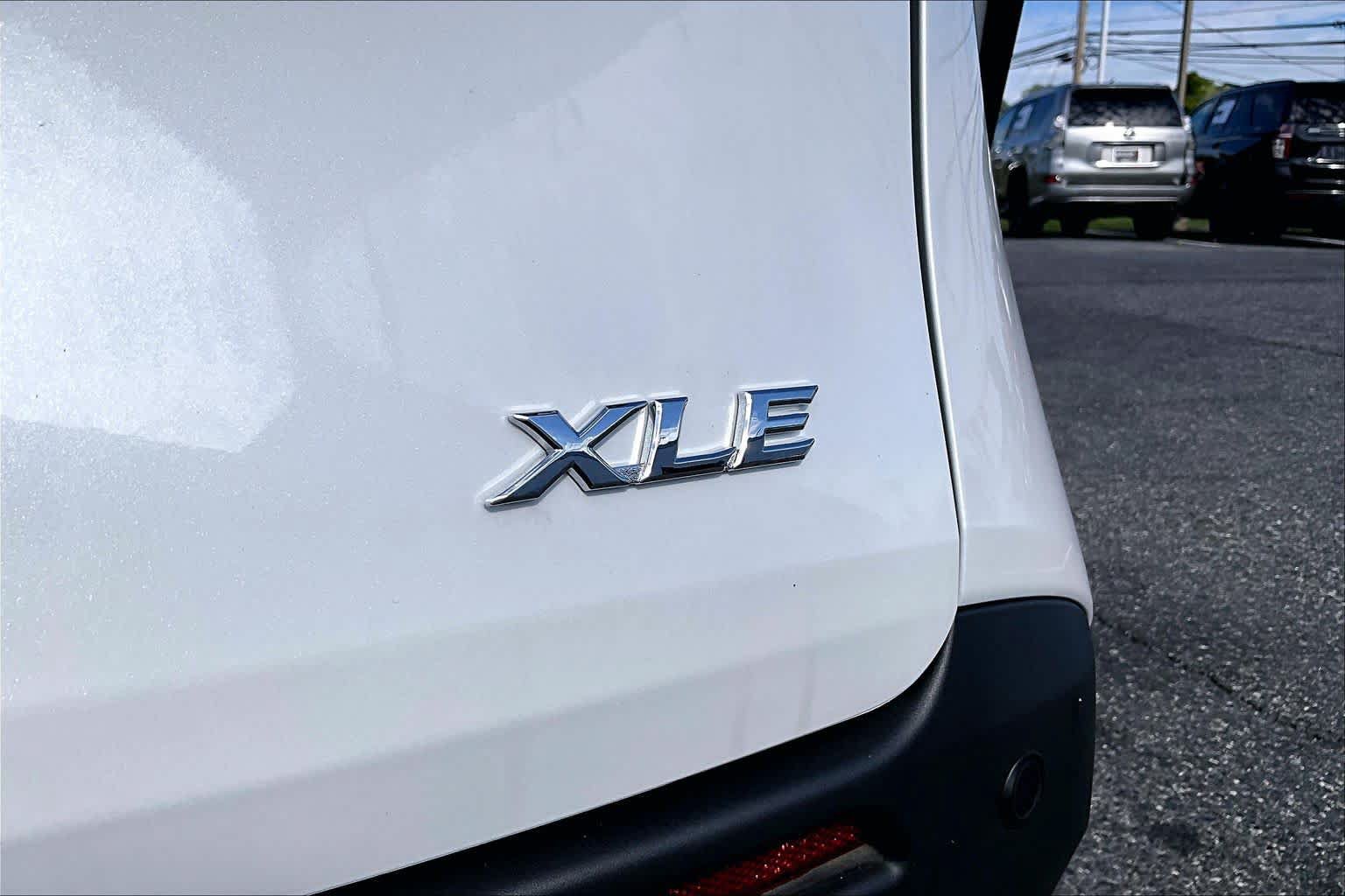 Used 2025 Toyota Sienna XLE FWD image 10