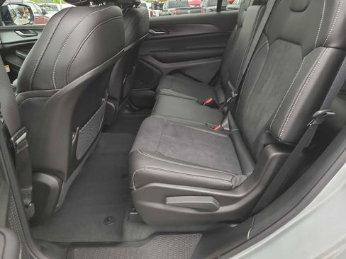 New 2025 Jeep Grand Cherokee L Altitude image 21