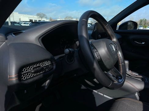 Certified 2025 Honda HR-V Sport image 27