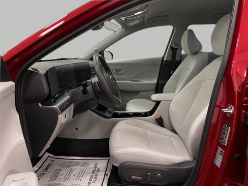 Used 2025 Hyundai Kona SEL image 31