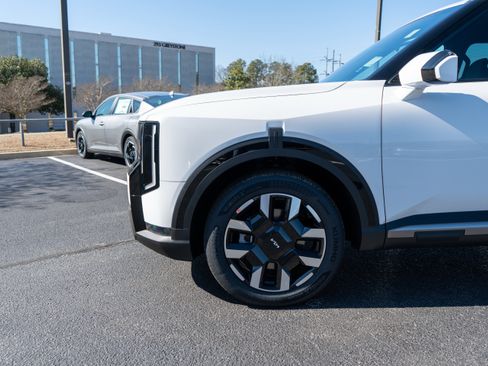 New 2027 Kia Telluride S image 3