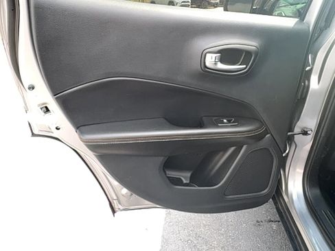 Used 2020 Jeep Compass Latitude image 10