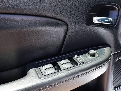 Used 2013 Chrysler 200 Limited FWD image 37