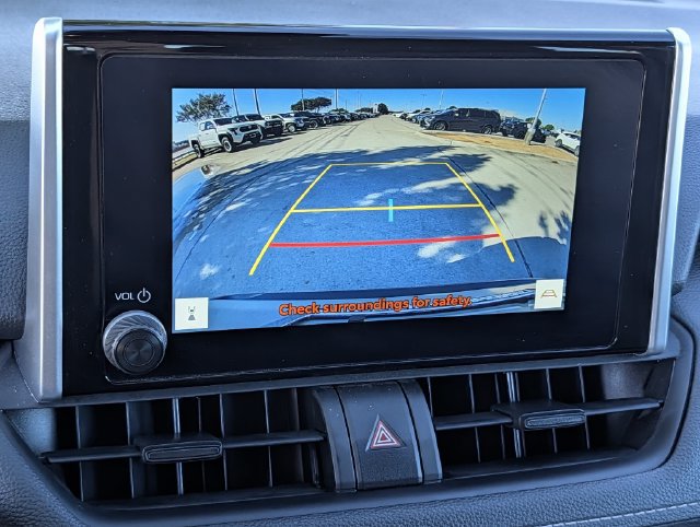 Used 2025 Toyota RAV4 XLE FWD image 19