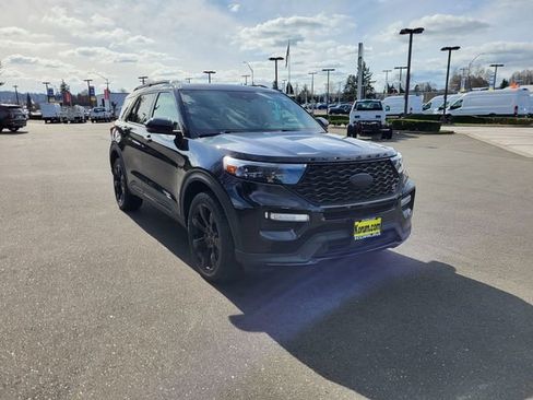 Used 2020 Ford Explorer ST w/ ST Street Pack image 9