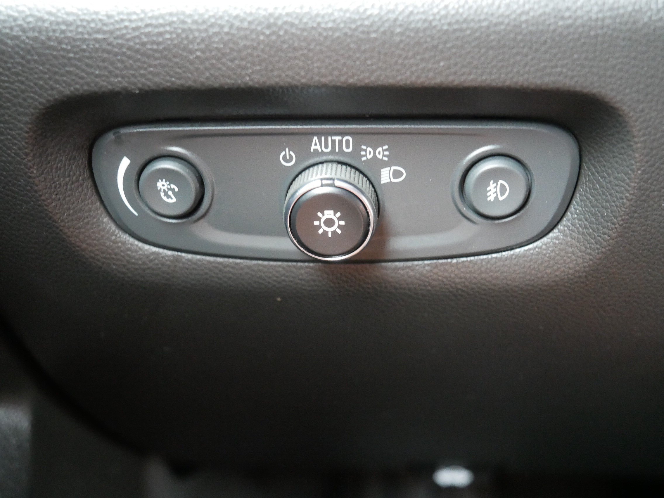 Used 2021 Chevrolet Traverse LT w/ LPO, Floor Liner Package AWD/4WD image 26