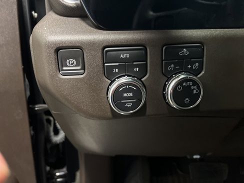 Certified 2023 GMC Sierra 1500 SLE image 19