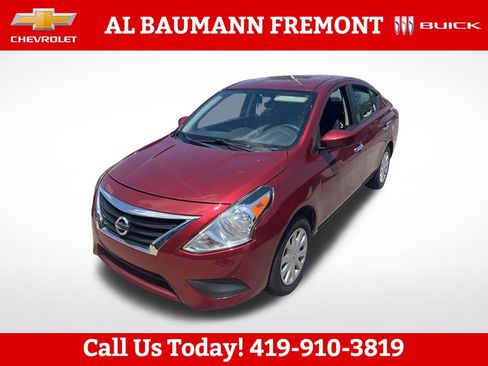 Used 2018 Nissan Versa SV FWD image 3