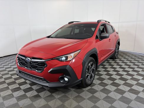Used 2024 Subaru Crosstrek 2.0i Premium AWD/4WD image 2