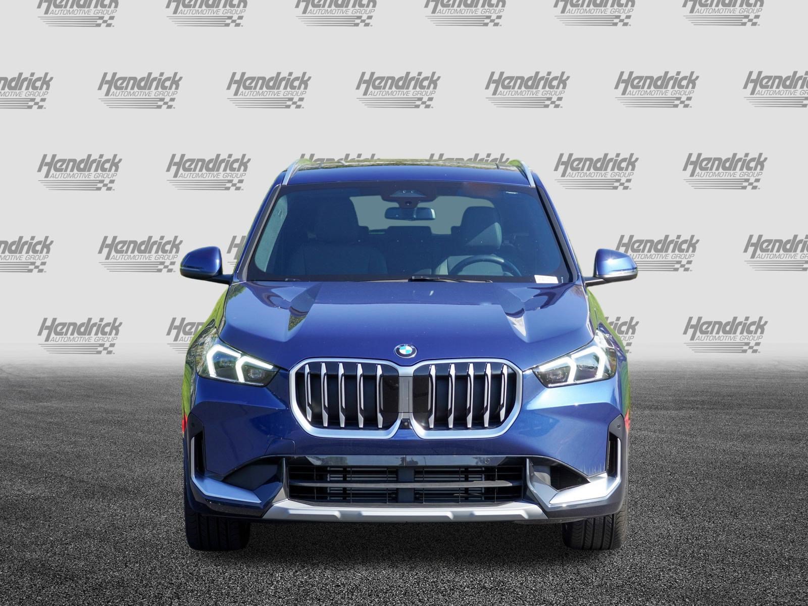 Used 2025 BMW X1 xDrive28i AWD/4WD image 3