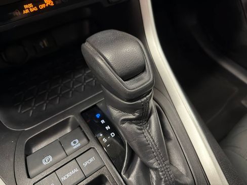 Used 2024 Toyota RAV4 XLE FWD image 27