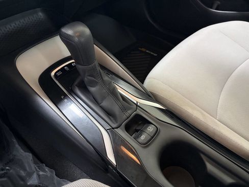 Used 2022 Toyota Corolla LE image 10