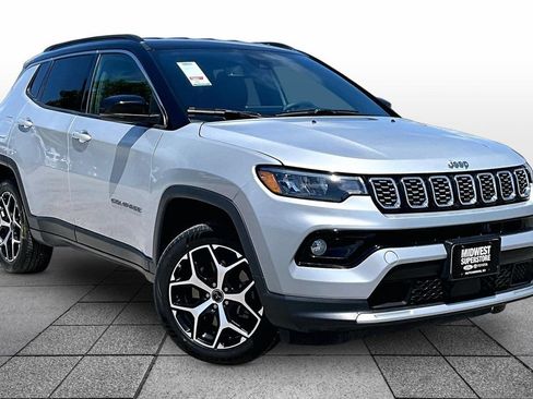 Used 2025 Jeep Compass Limited AWD/4WD image 2