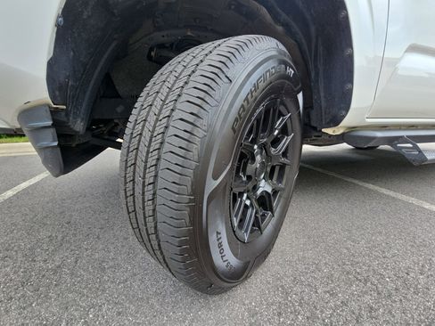 Used 2018 Toyota Tacoma SR w/ SR Convenience Package RWD image 33