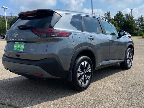 Used 2023 Nissan Rogue SV FWD image 3