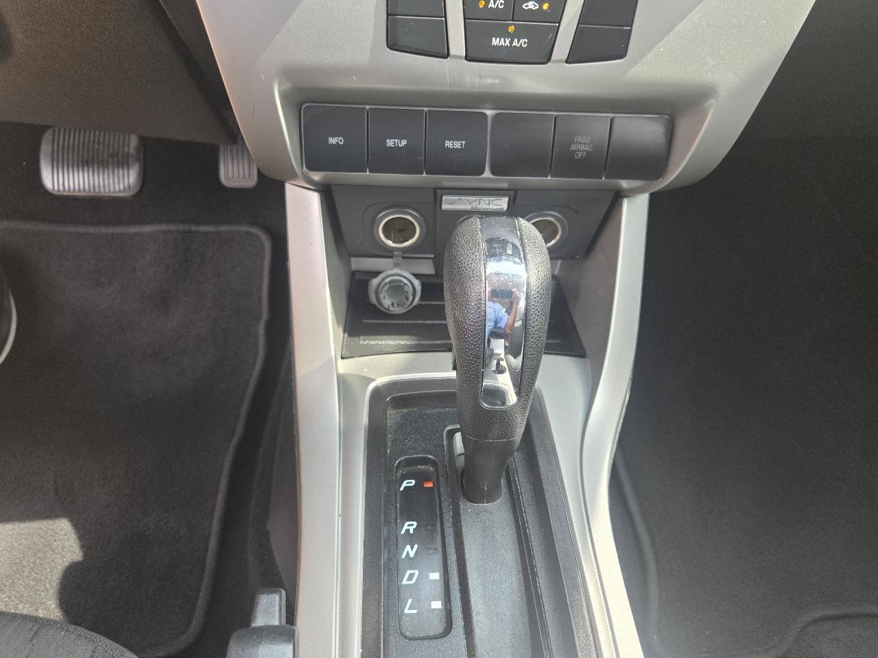 Used 2009 Ford Focus SE FWD image 11