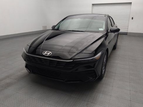 Used 2024 Hyundai Elantra SEL FWD image 15