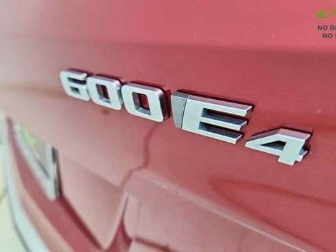 Used 2024 Cadillac Lyriq Luxury w/ LPO, Floor Liner Package image 18