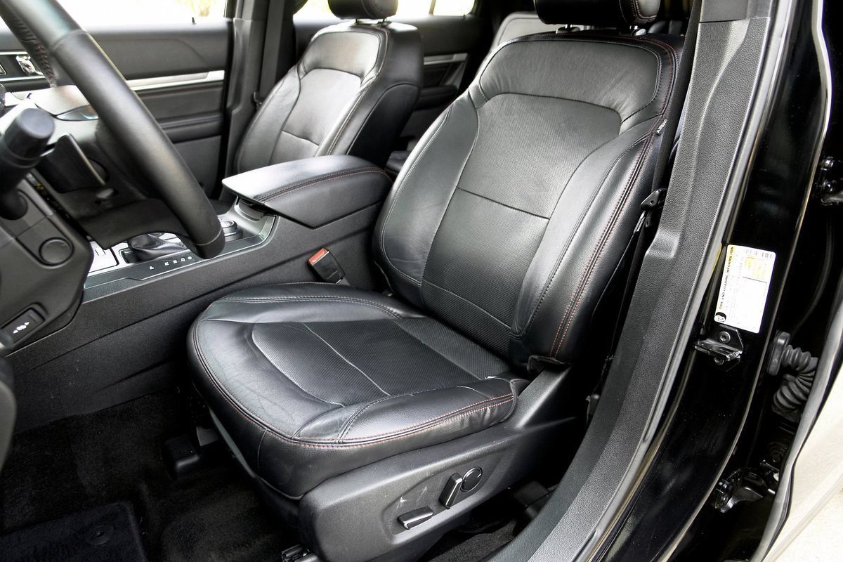 Used 2016 Ford Explorer Sport w/ Equipment Group 401A AWD/4WD image 7