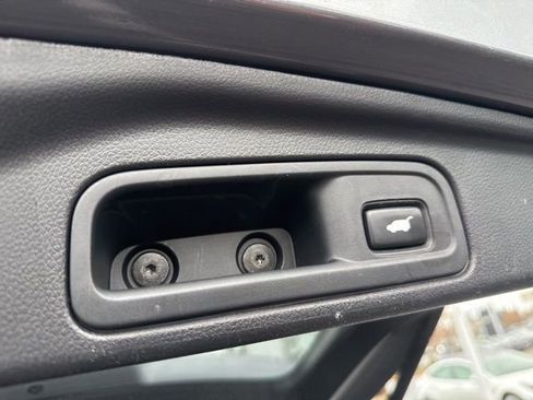 Used 2018 Honda Pilot Elite image 17