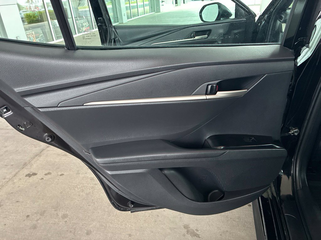 Used 2025 Toyota Camry SE FWD image 13