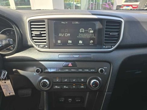 Used 2020 Kia Sportage LX AWD/4WD image 12