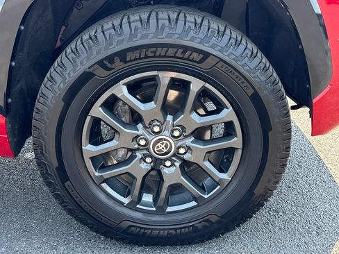 Used 2022 Toyota Tundra Platinum w/ Advanced Package AWD/4WD image 9