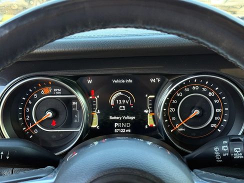 Used 2021 Jeep Wrangler Unlimited Sahara AWD/4WD image 17