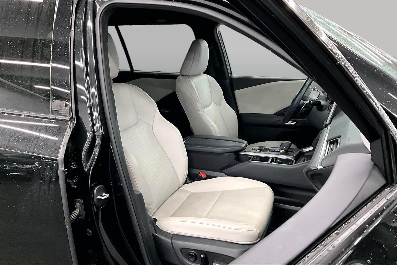 Used 2025 Lexus TX 350 FWD w/ Technology Package image 8