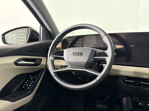 New 2025 Audi Q6 e-tron Premium image 28