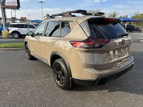 Used 2025 Nissan Rogue SV w/ Rock Creek Premium Package image 4