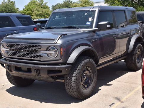 Used 2025 Ford Bronco Badlands AWD/4WD image 2