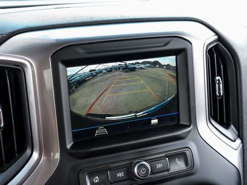 Used 2022 Chevrolet Silverado 1500 Custom w/ Safety Confidence Package AWD/4WD image 18