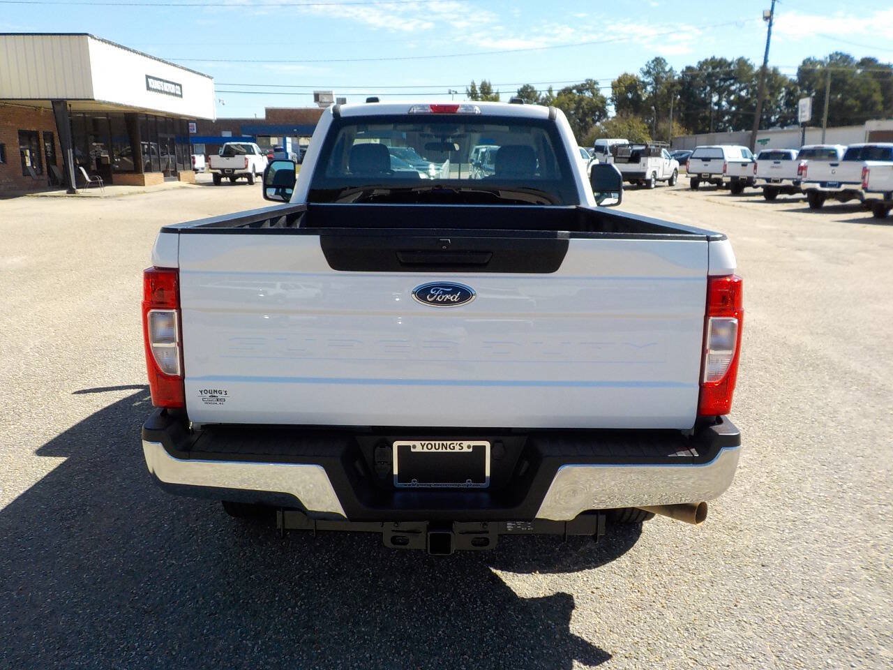 Used 2022 Ford F250 XL w/ Power Equipment Group RWD image 4