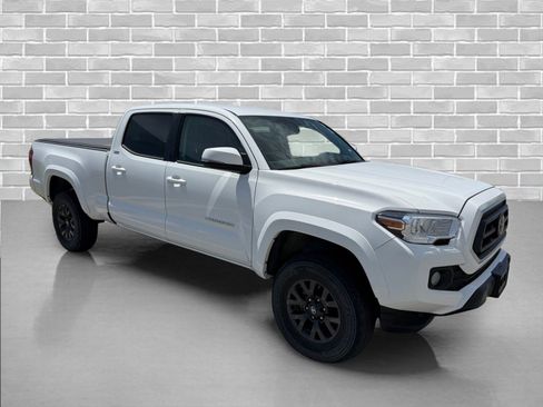 Used 2023 Toyota Tacoma SR5 w/ Technology Package AWD/4WD image 4