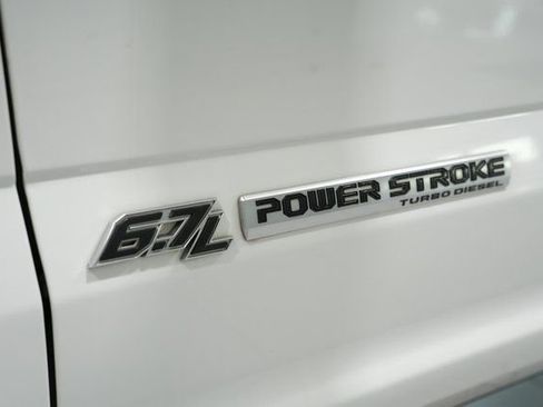 Used 2022 Ford F250 Platinum w/ FX4 Off-Road Package image 9