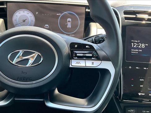 Certified 2024 Hyundai Tucson SEL w/ Convenience Package FWD image 25