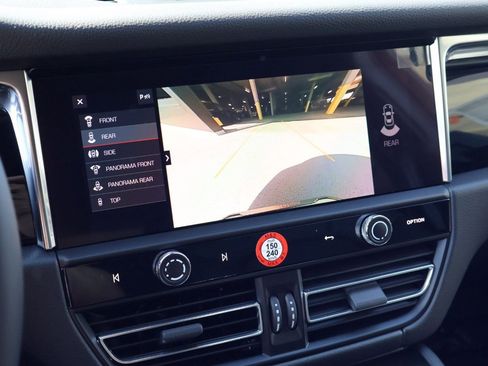 New 2026 Porsche Macan image 19