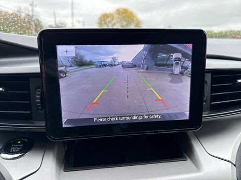 Used 2020 Ford Explorer XLT w/ Comfort Package AWD/4WD image 8